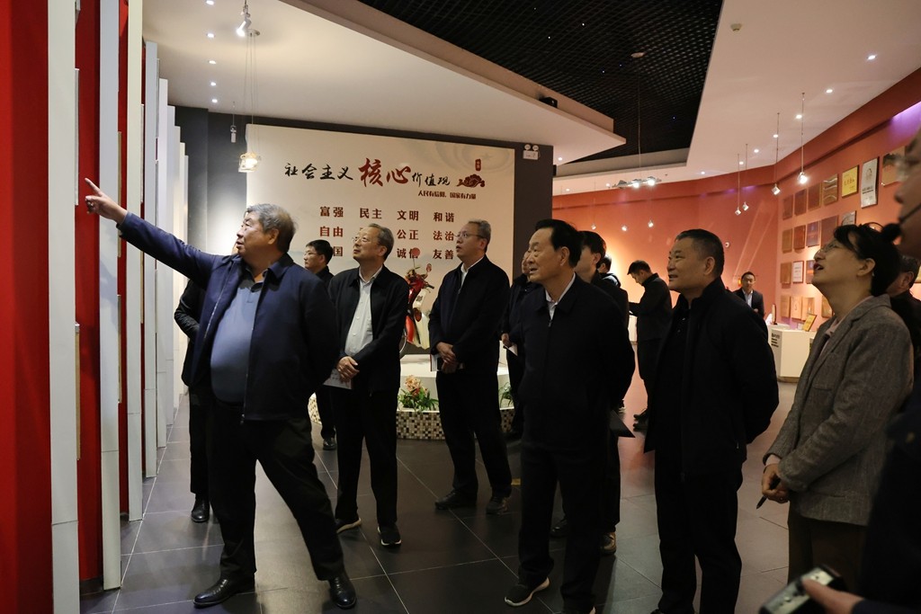 1744678235321576.jpg DE7A5214.JPG