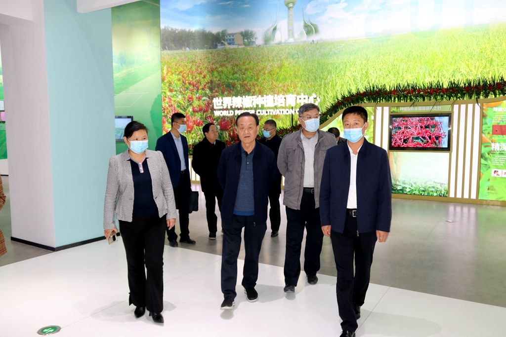 1637801403212165.jpg IMG_1077.JPG